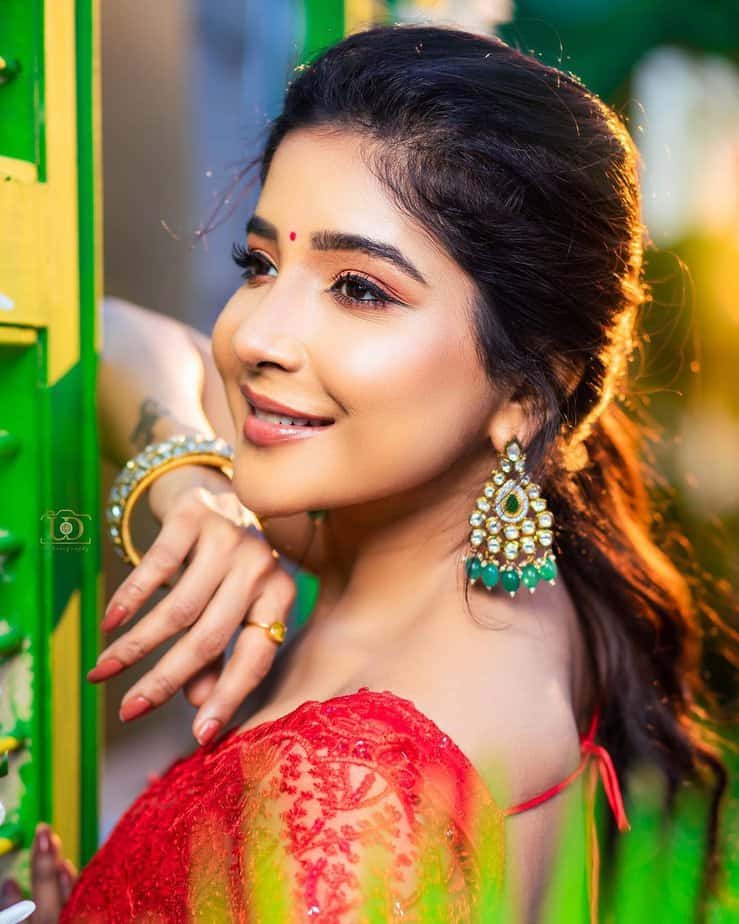 sakshi agarwal -updatenews360