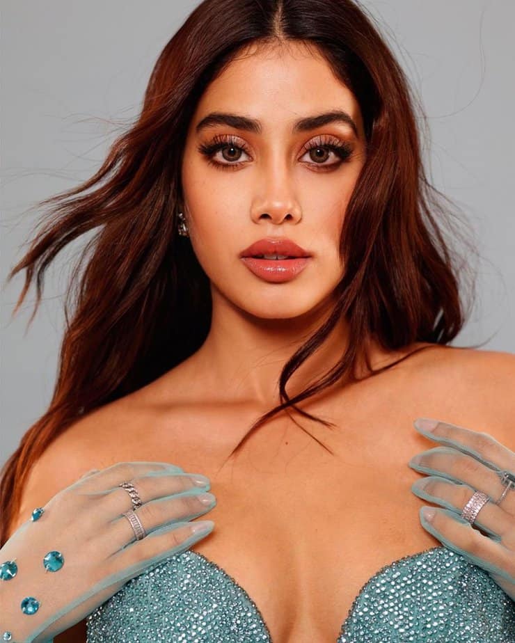 janhvi kapoor - updatenews360