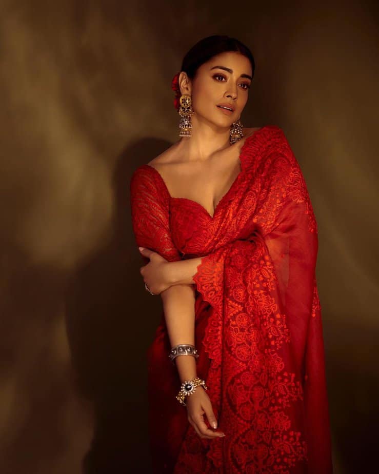 shriya saran - updatenews360