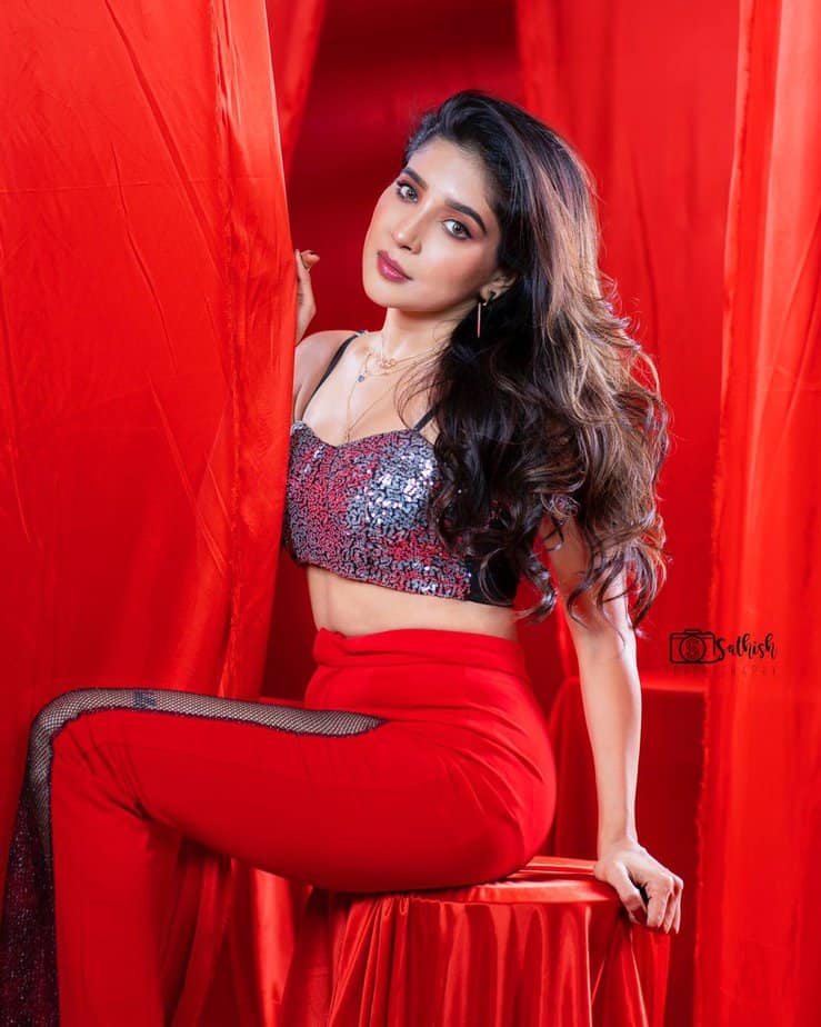 sakshi agarwal - updatenews360